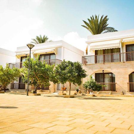 Golden Palms Guest House&Cafe Famagusta  Eksteriør billede