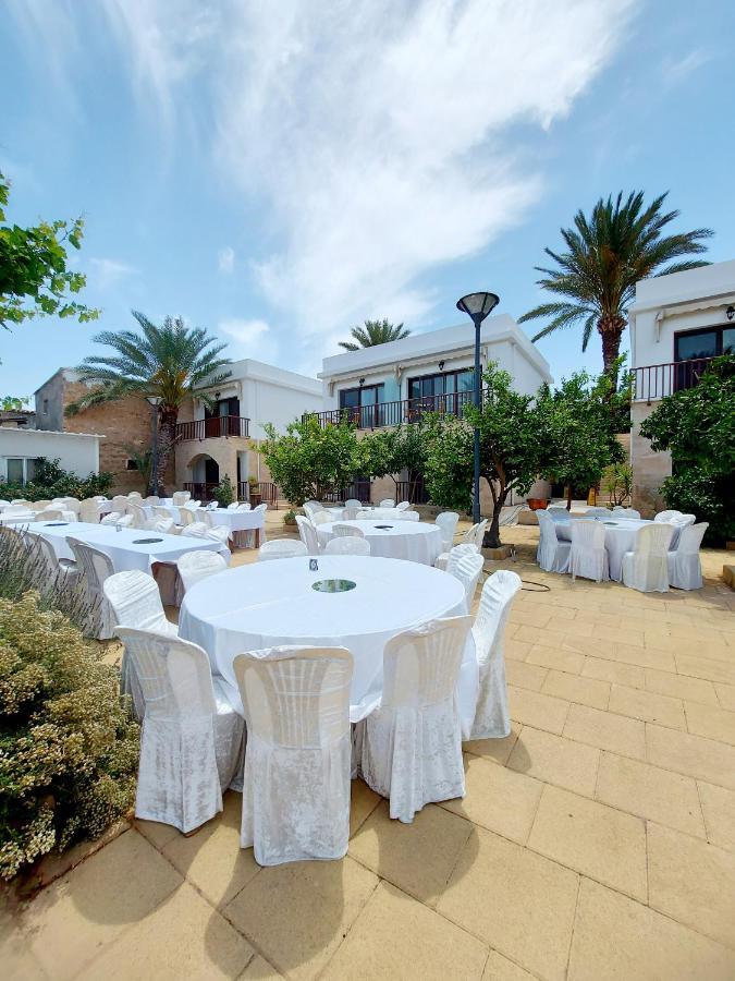 Golden Palms Guest House&Cafe Famagusta  Eksteriør billede