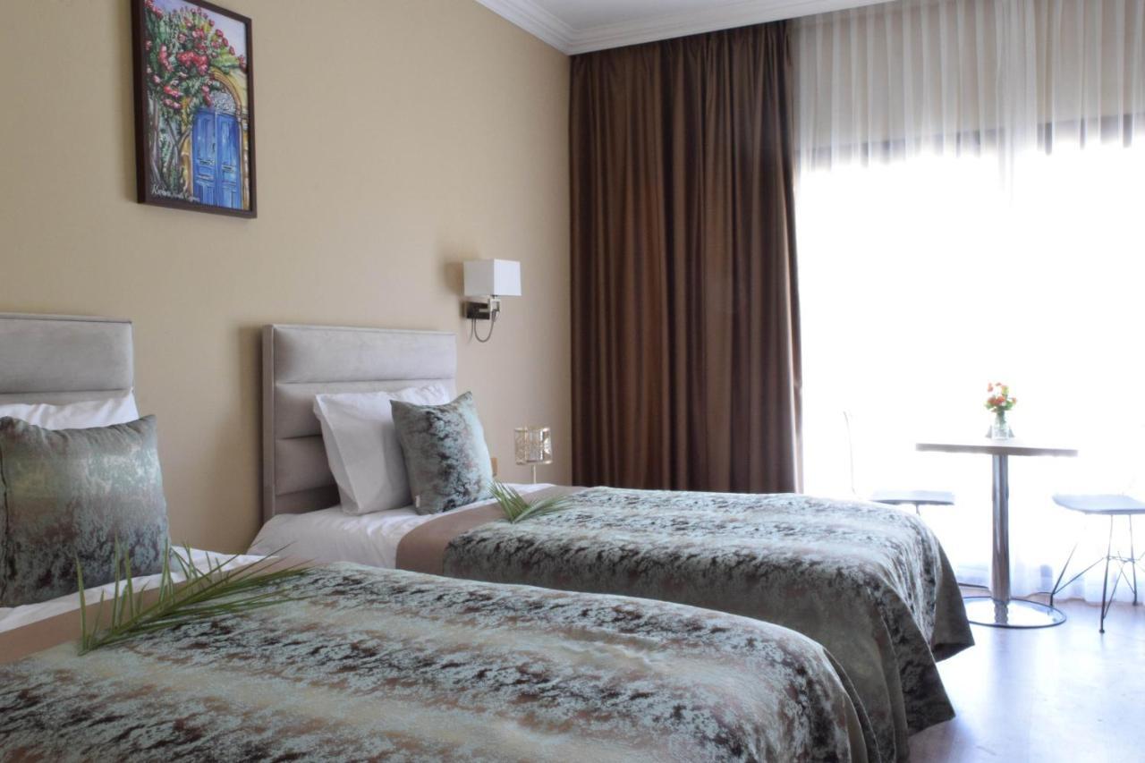 Golden Palms Guest House&Cafe Famagusta  Eksteriør billede