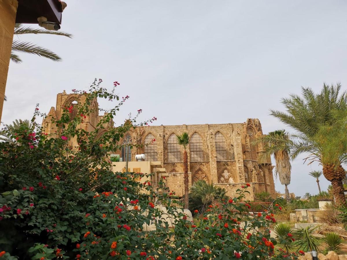 Golden Palms Guest House&Cafe Famagusta  Eksteriør billede