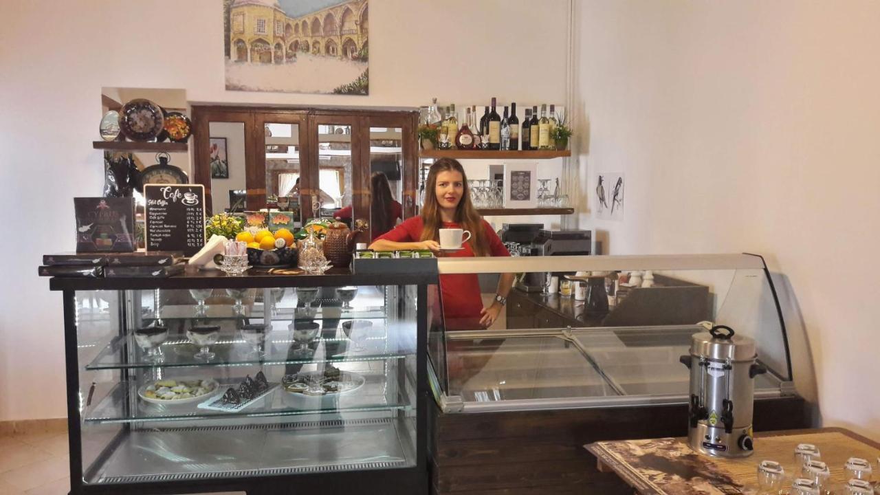 Golden Palms Guest House&Cafe Famagusta  Eksteriør billede